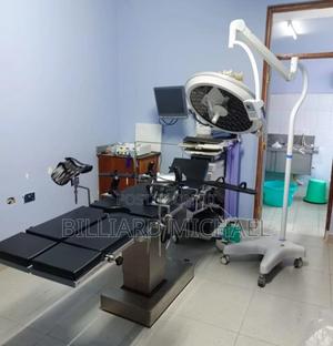 Hydraulic Theater Table - thumbnail 2