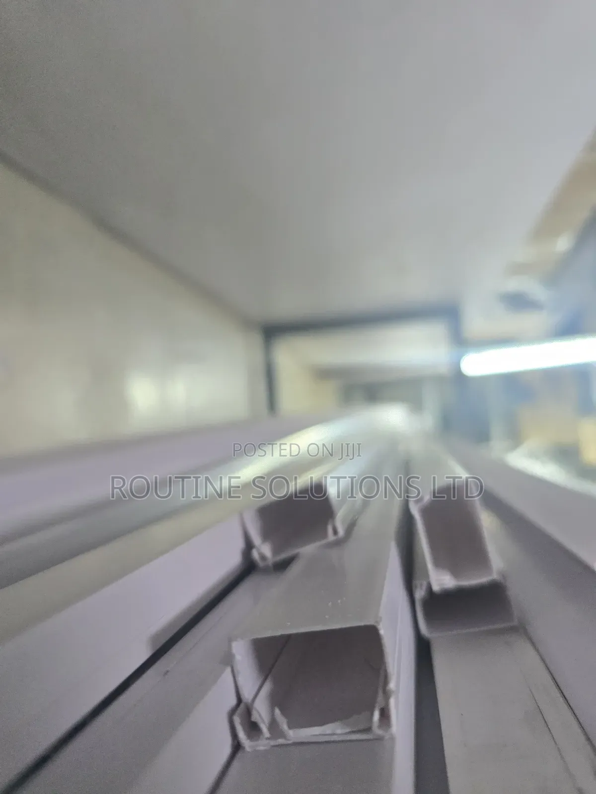 PVC Mini Trunking 1*1 2.8m