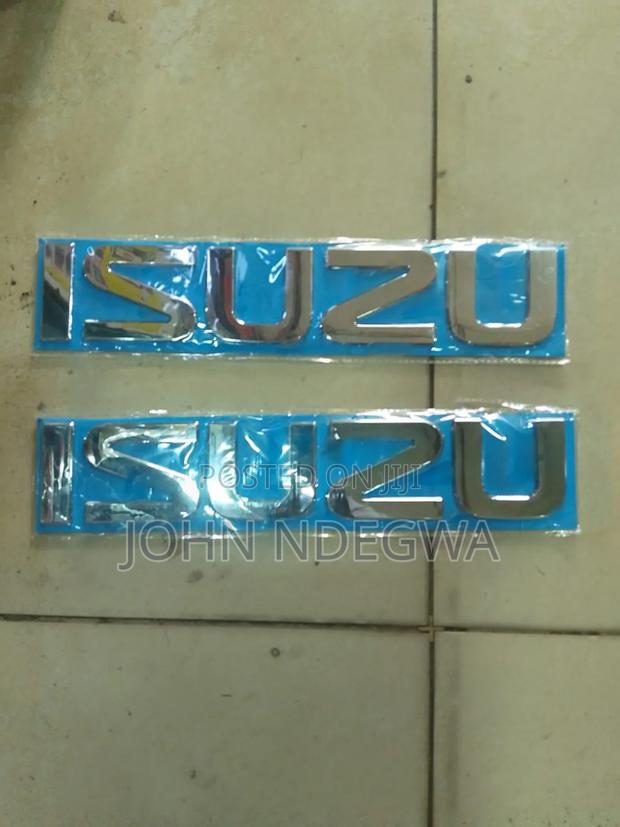 Isuzu Car Logo - main view