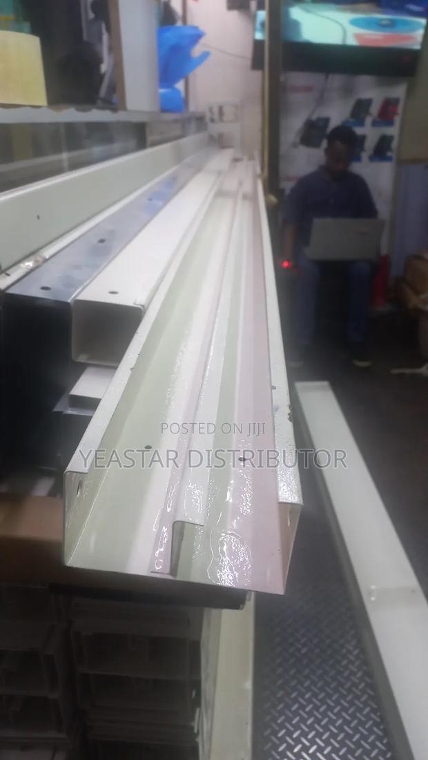 Powder Coated Metallic Trunking 100*50 - thumbnail 2
