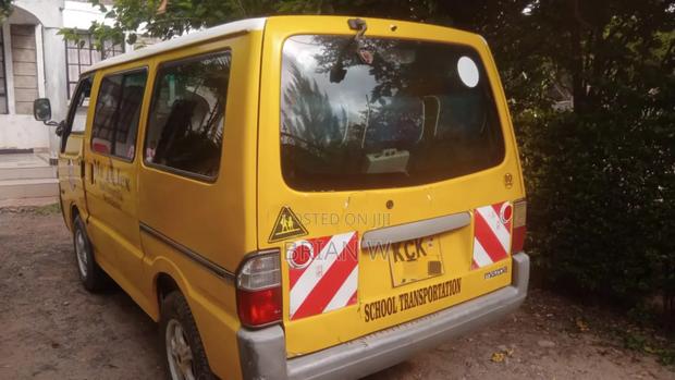 Mazda Bongo 2009 Yellow - thumbnail 2
