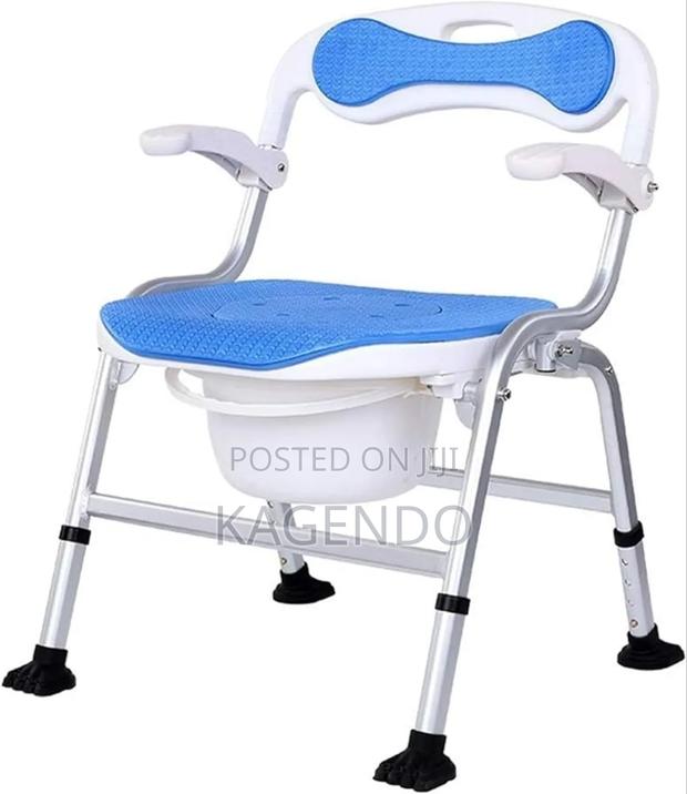 Commode Shower Chair – Comfort, Safety Versatility