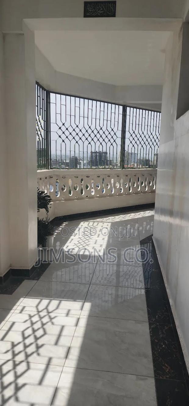 4bdrm Duplex in Tudor for rent - main view