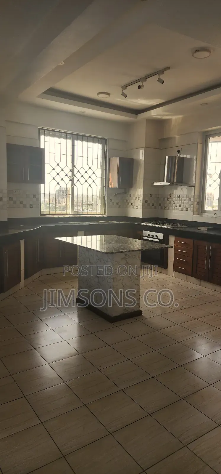 4bdrm Duplex in Tudor for rent