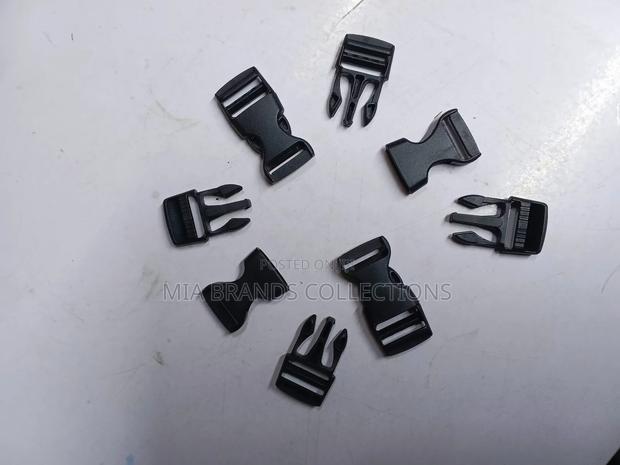 Plastic Buckles - thumbnail 3