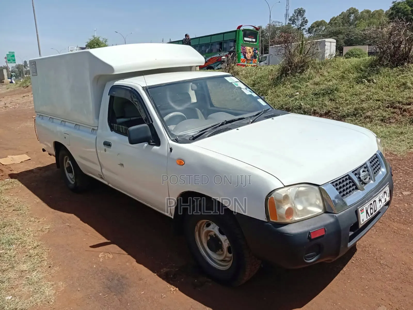Nissan Hardbody 2008 White