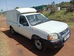 Nissan Hardbody 2008 White