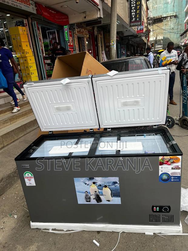 Premier 400l Chest Freezer, Double Door Freezer - main view
