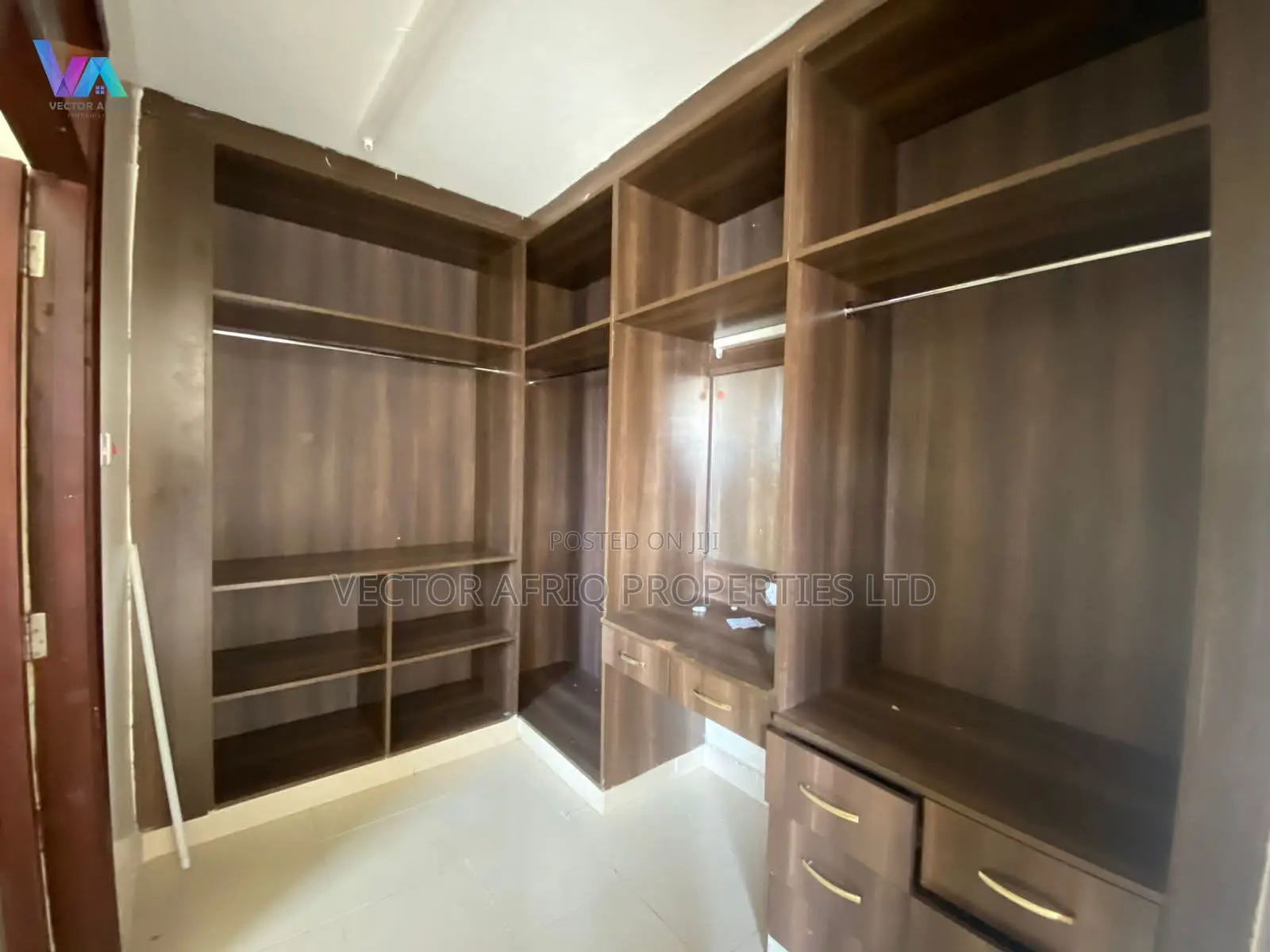 6bdrm House in Katani for rent