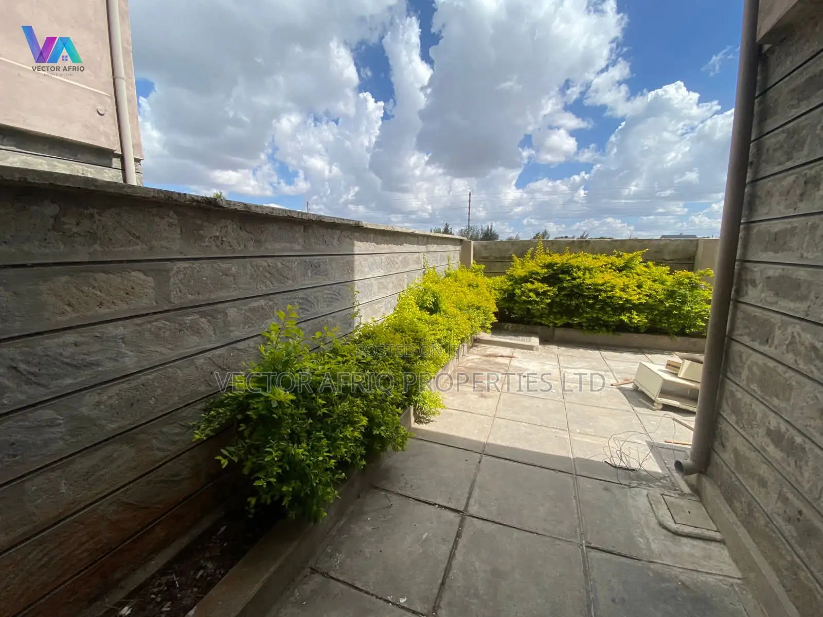 6bdrm House in Katani for rent