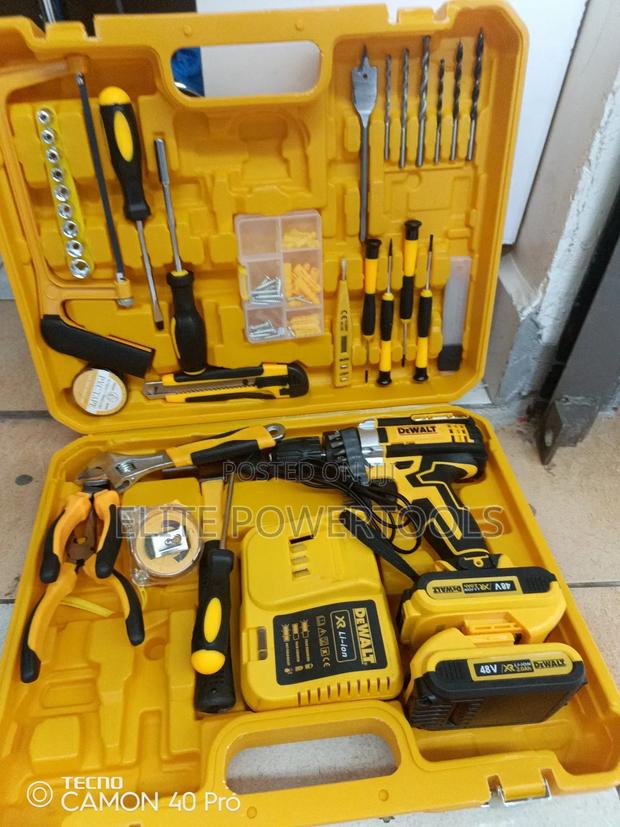 2 Batteries Cordreset Dewalt Drill/ Cordresset - thumbnail 2