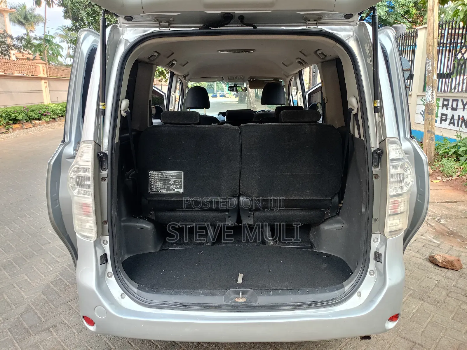 Toyota Voxy 2012 Silver