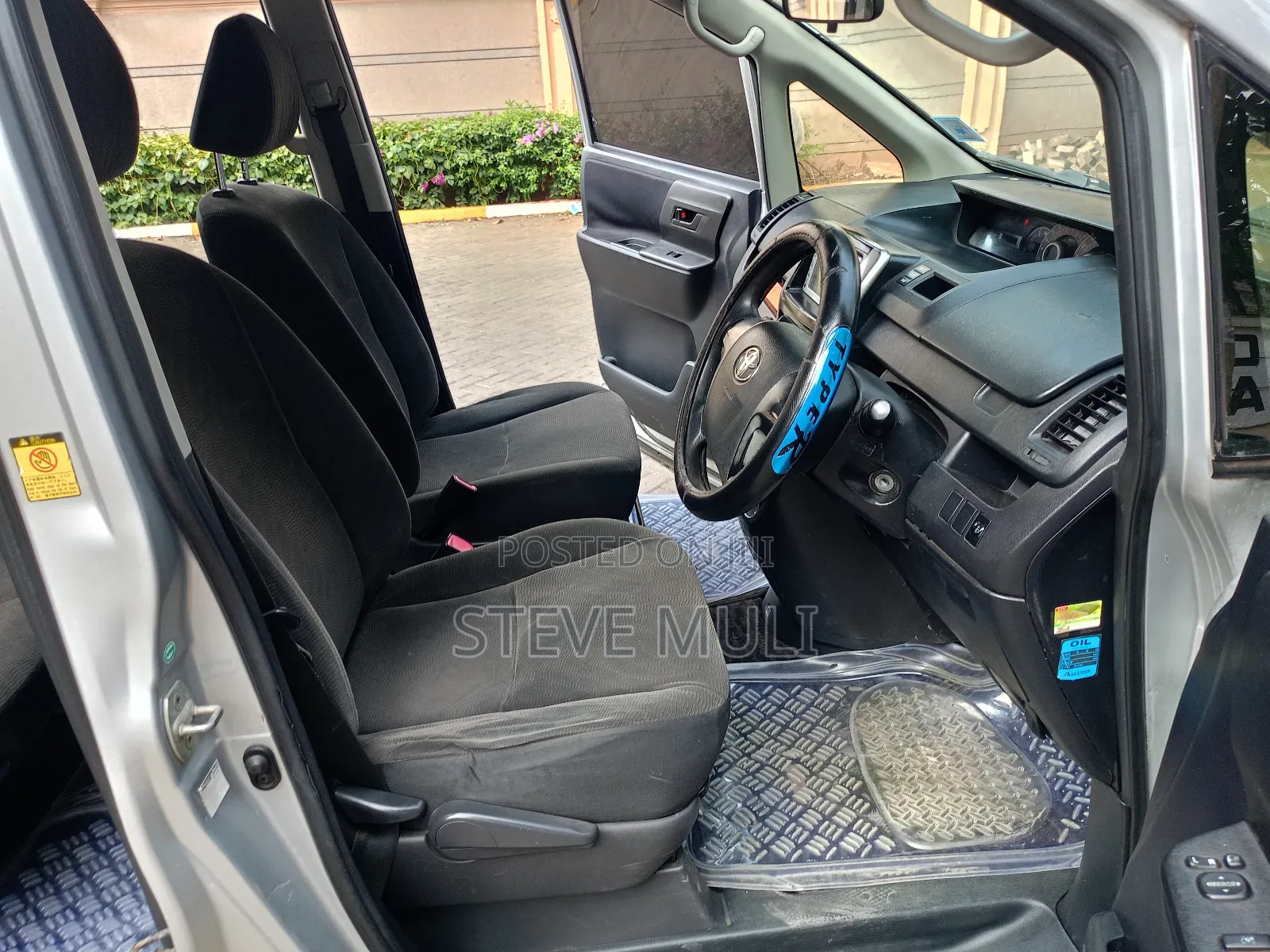 Toyota Voxy 2012 Silver