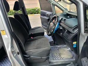 Toyota Voxy 2012 Silver