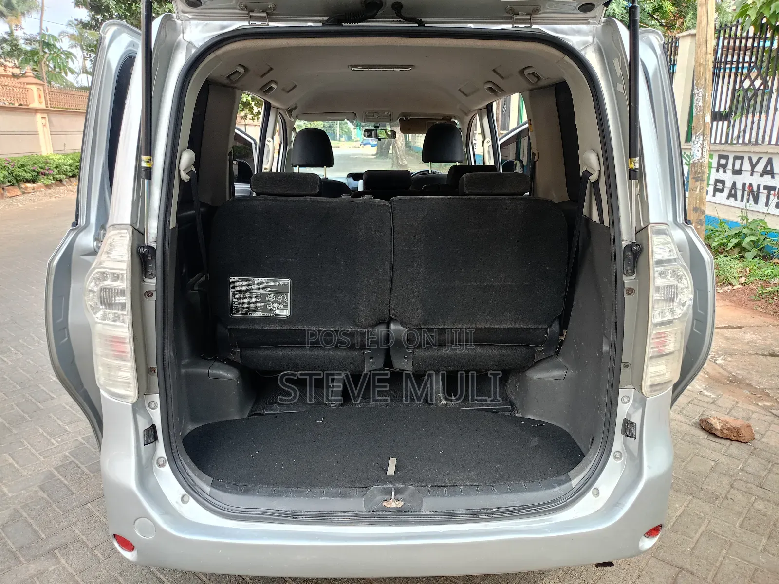Toyota Voxy 2012 Silver