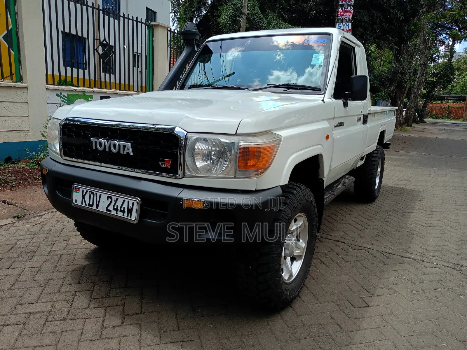Toyota Land Cruiser 2008 White
