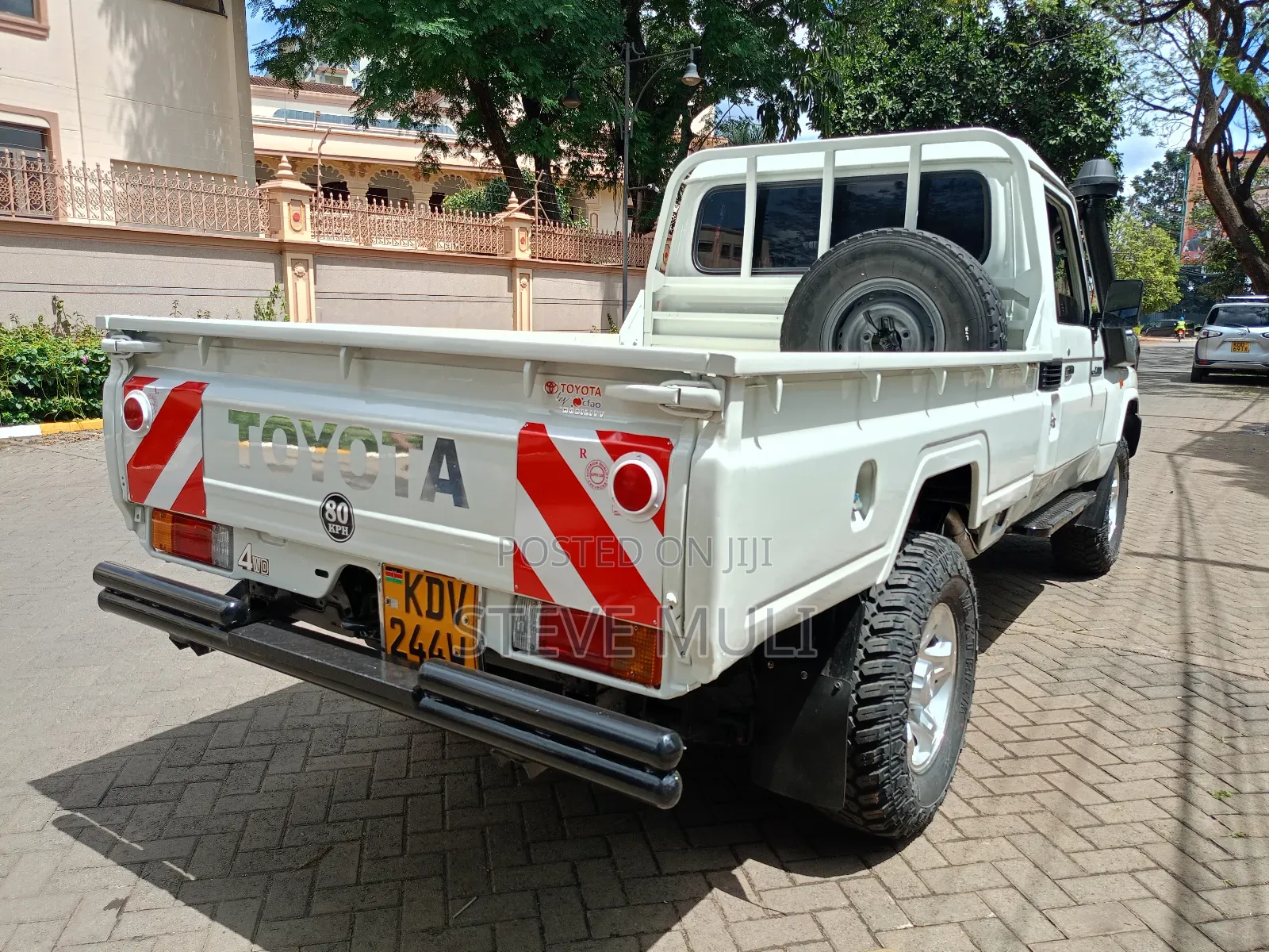 Toyota Land Cruiser 2008 White