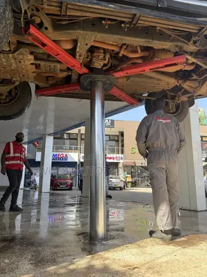 Wula Autotech Single Post Lift Car Wash Machine