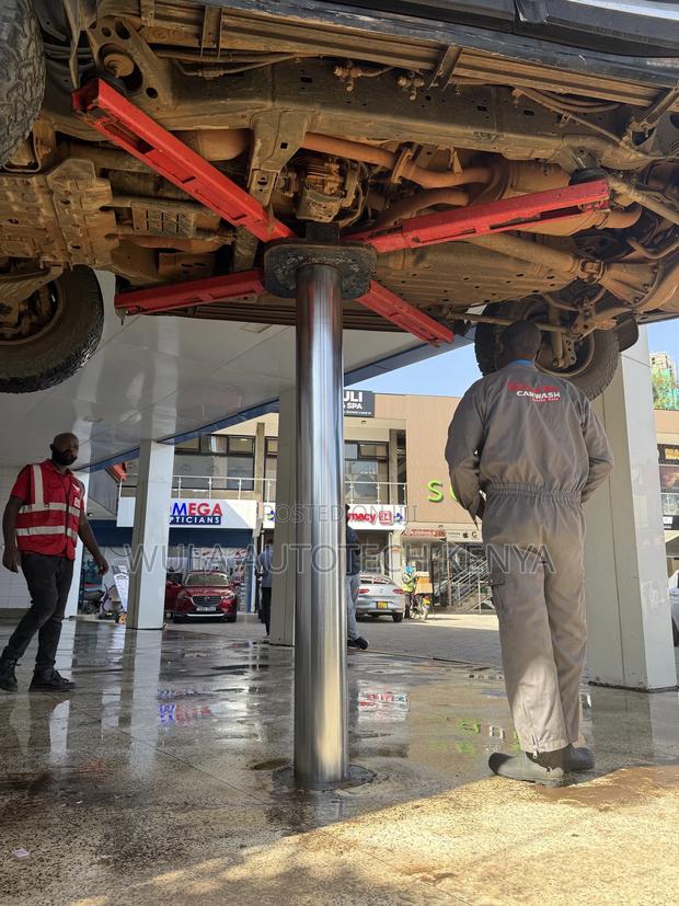 Wula Autotech Single Post Lift Car Wash Machine - main view