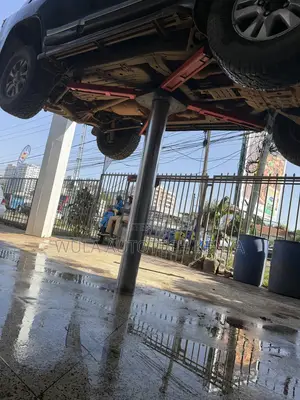 Wula Autotech Single Post Lift Car Wash Machine