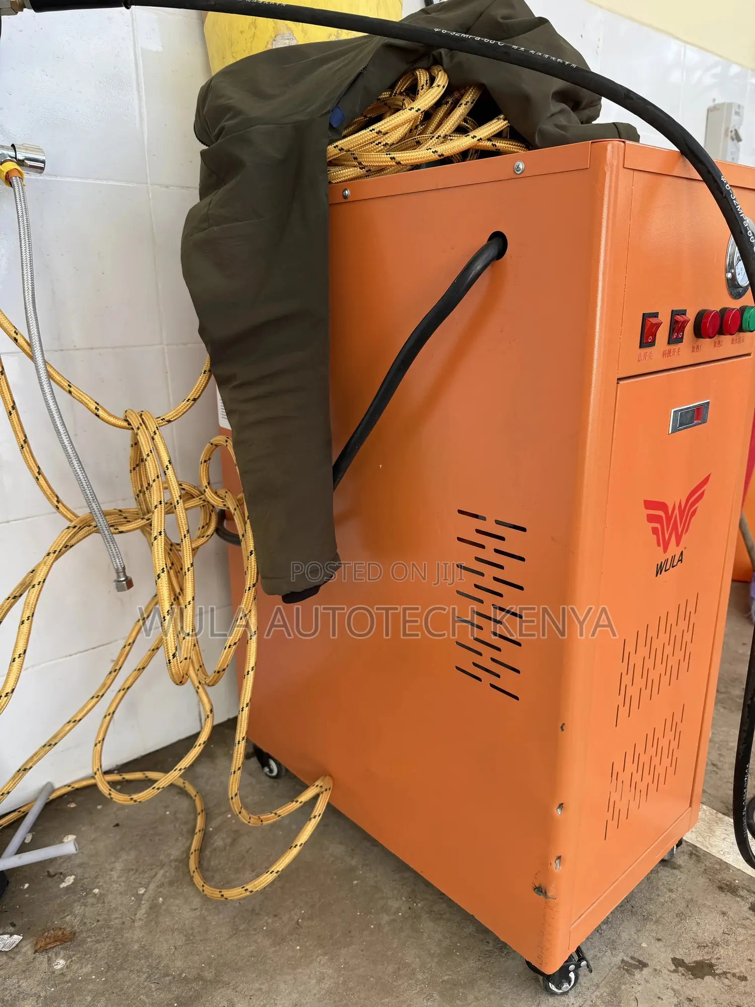 High Quality Two Guys Steaming Car Wash Machine Yellow