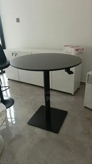 Adjustable Round Table