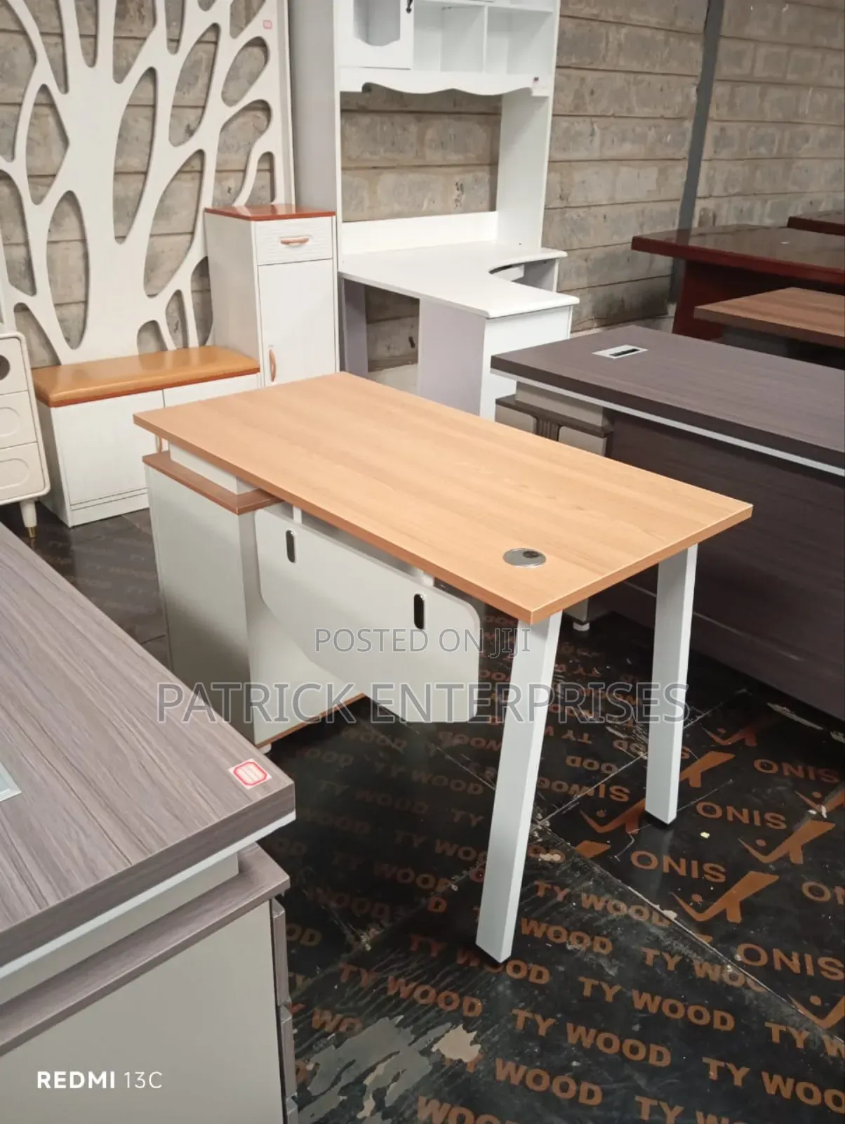 Executive Imported Modern Office/ Home Study Desk 1.4 Mtr