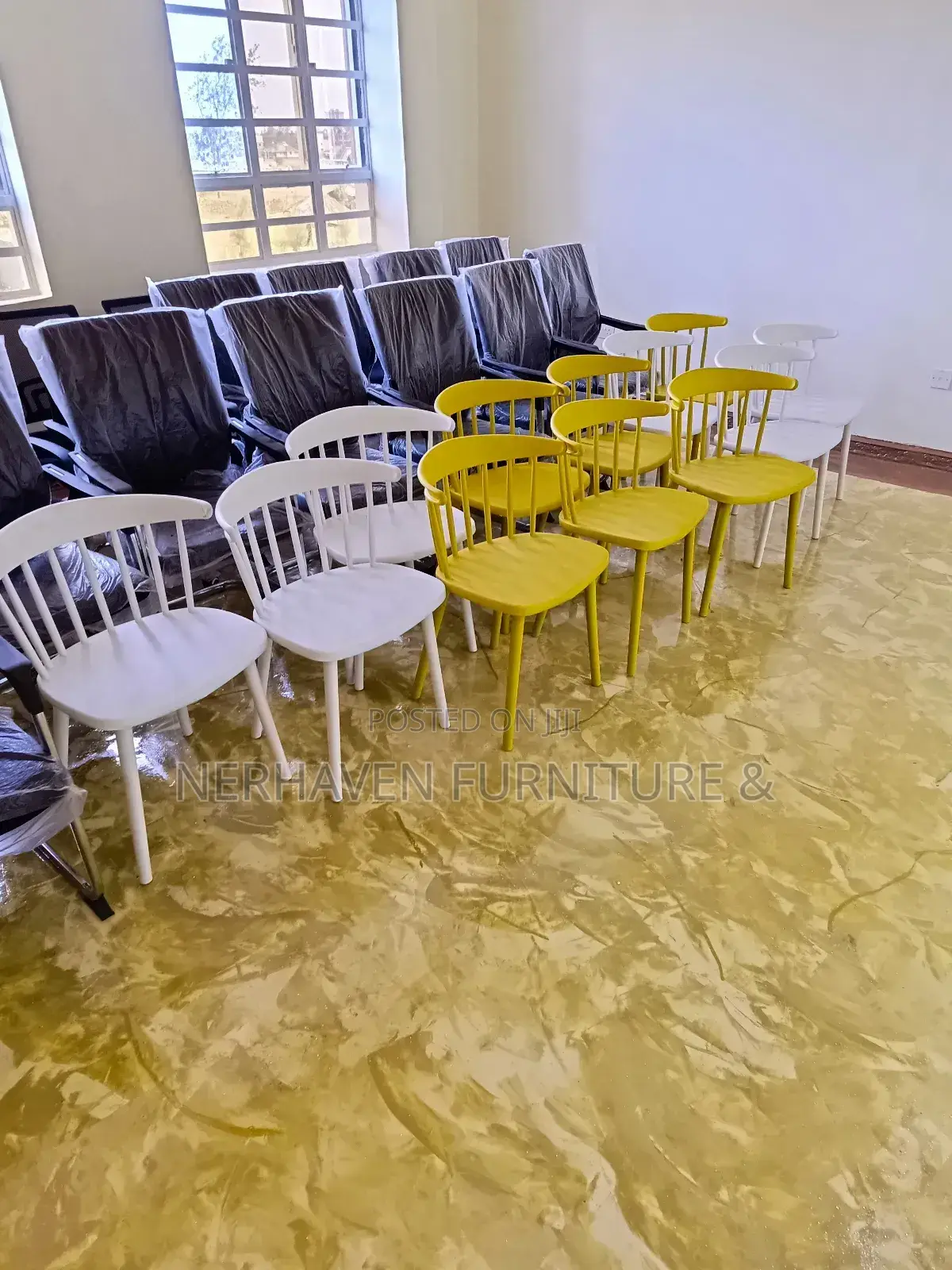 Hotel Café Contemporary Plastic Chair
