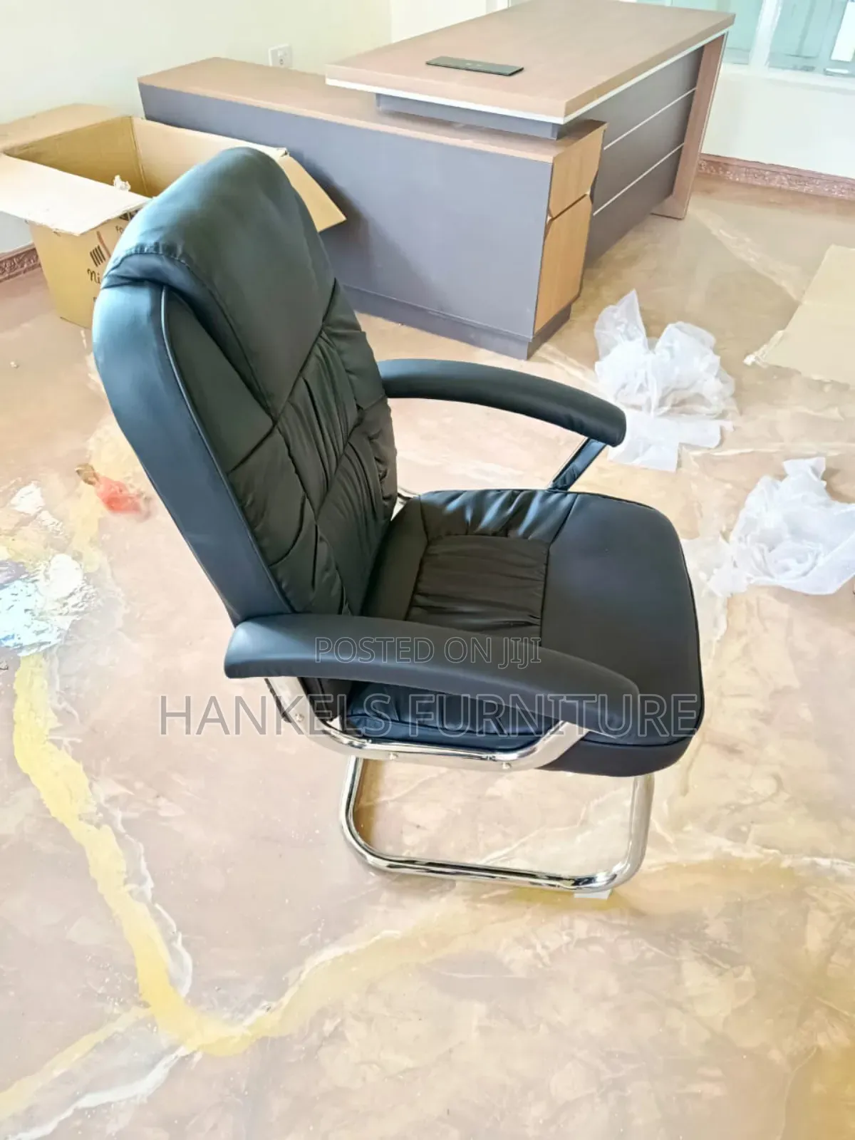Modern Executive Leather Cantilever Chair With Padded Arms