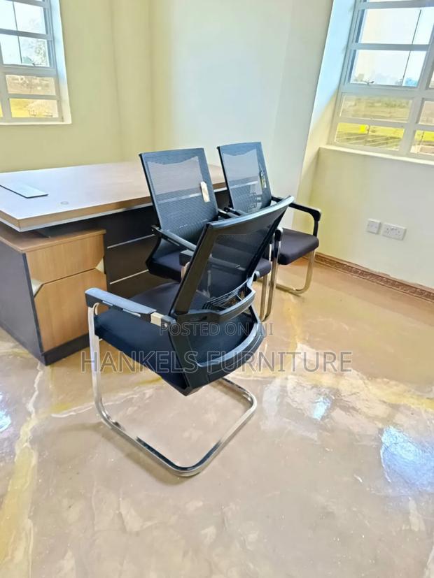 Modern Cantilever Office Chair - thumbnail 2