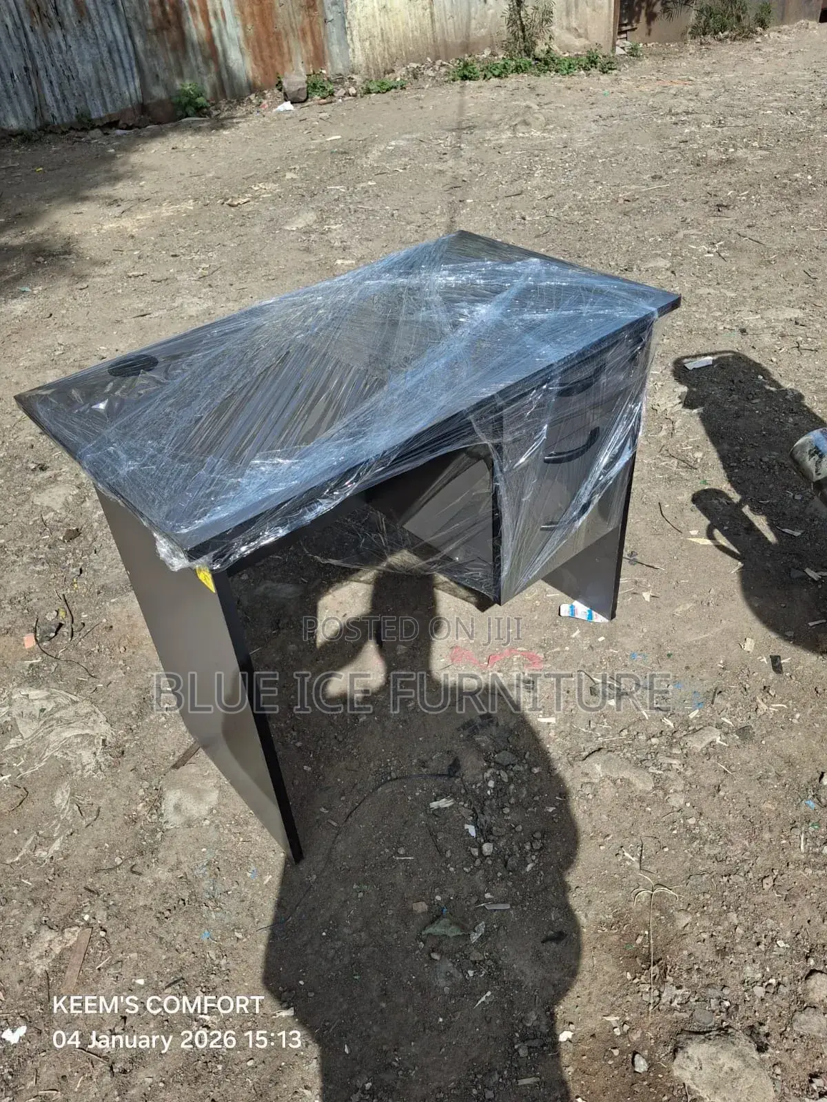 0.9m Grey Office Desk