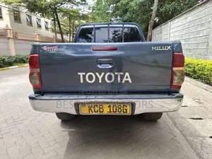 Toyota Hilux 2014 Gray