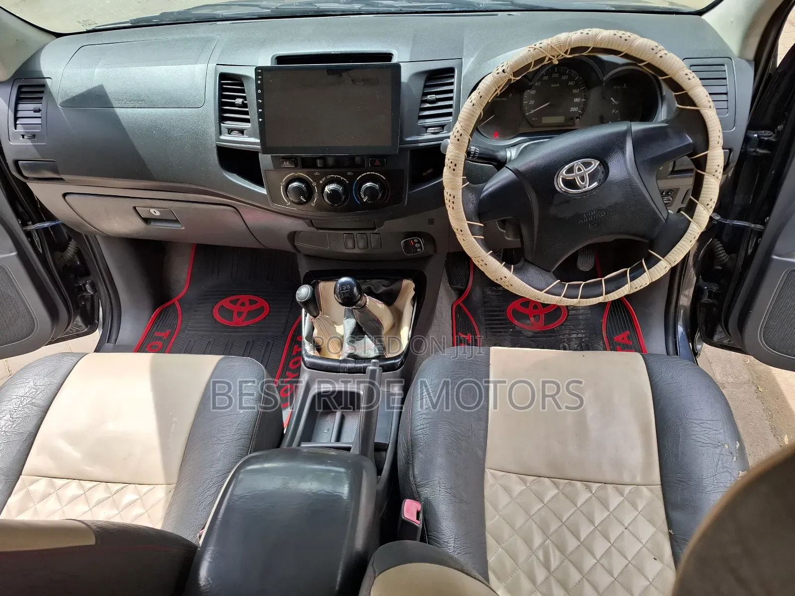Toyota Hilux 2014 Gray