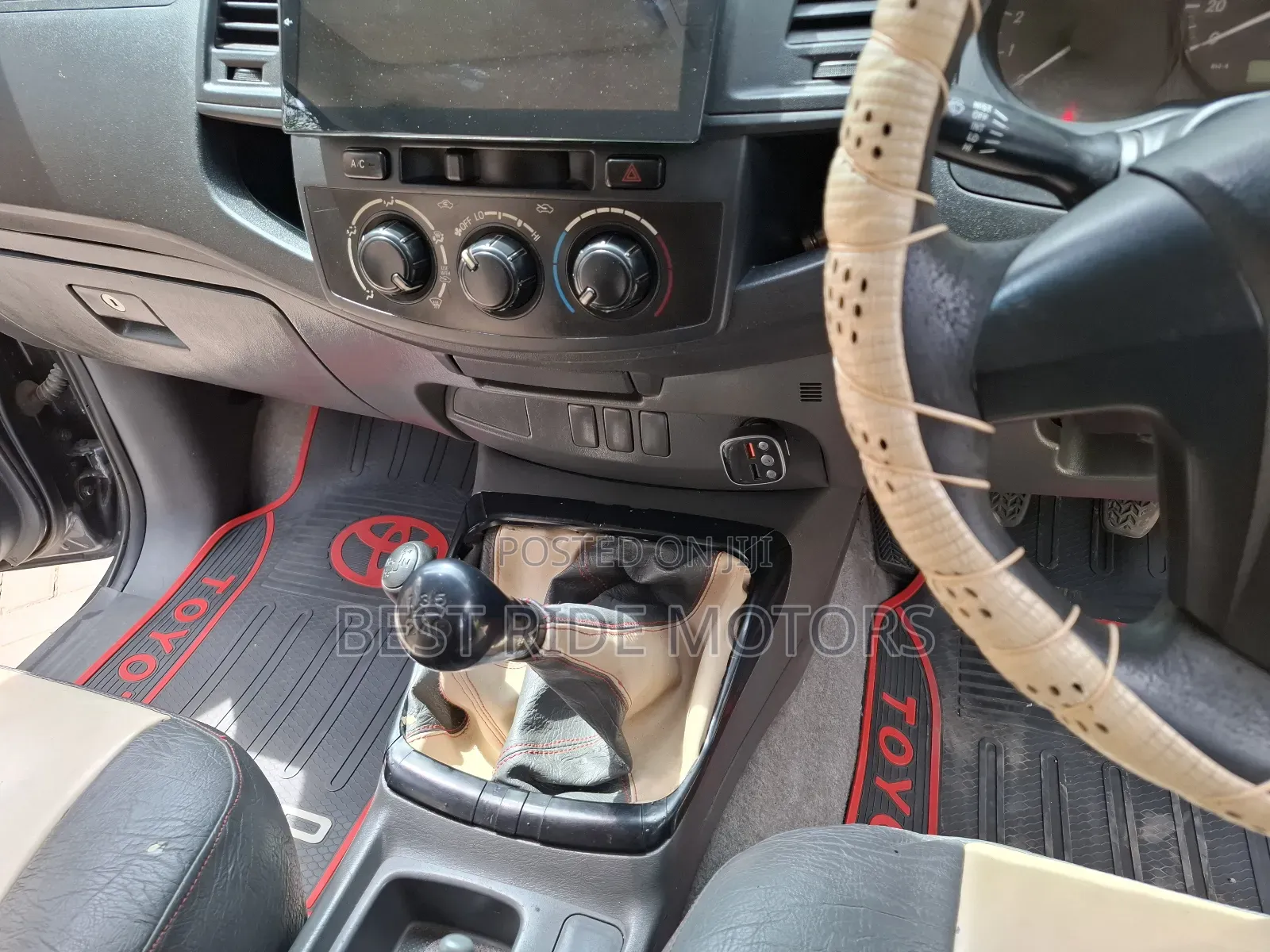 Toyota Hilux 2014 Gray