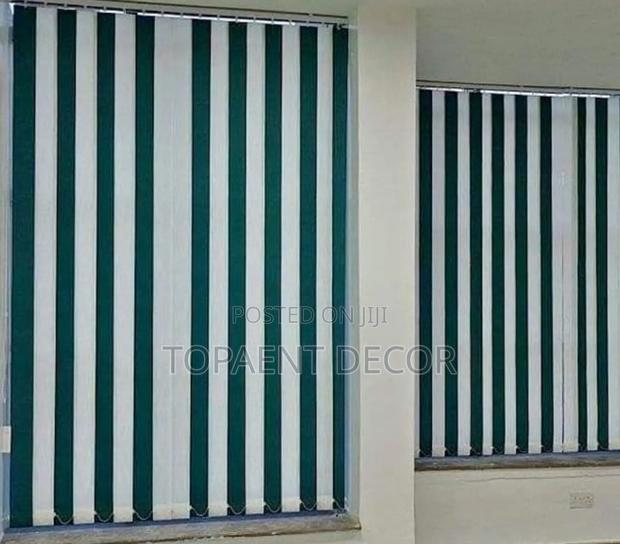 Green And White Vertical Office Blinds For Sunlight - main view