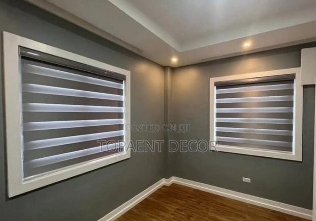 Grey Full Piece Double Layered Horizontal Office Window Blinds