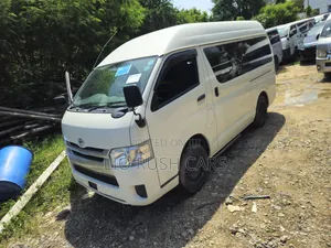 Toyota HiAce 2019 White