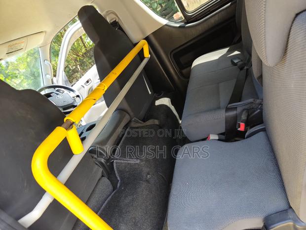 Toyota HiAce 2019 White - thumbnail 6
