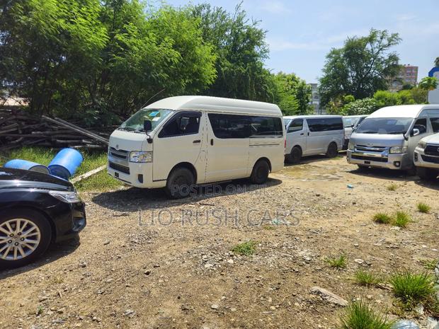 Toyota HiAce 2019 White - thumbnail 8