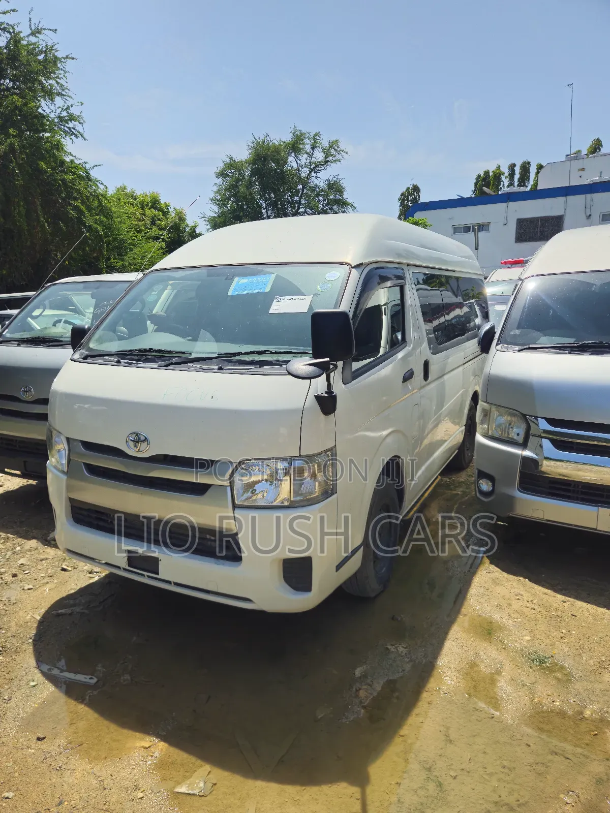 Toyota HiAce 2019 White