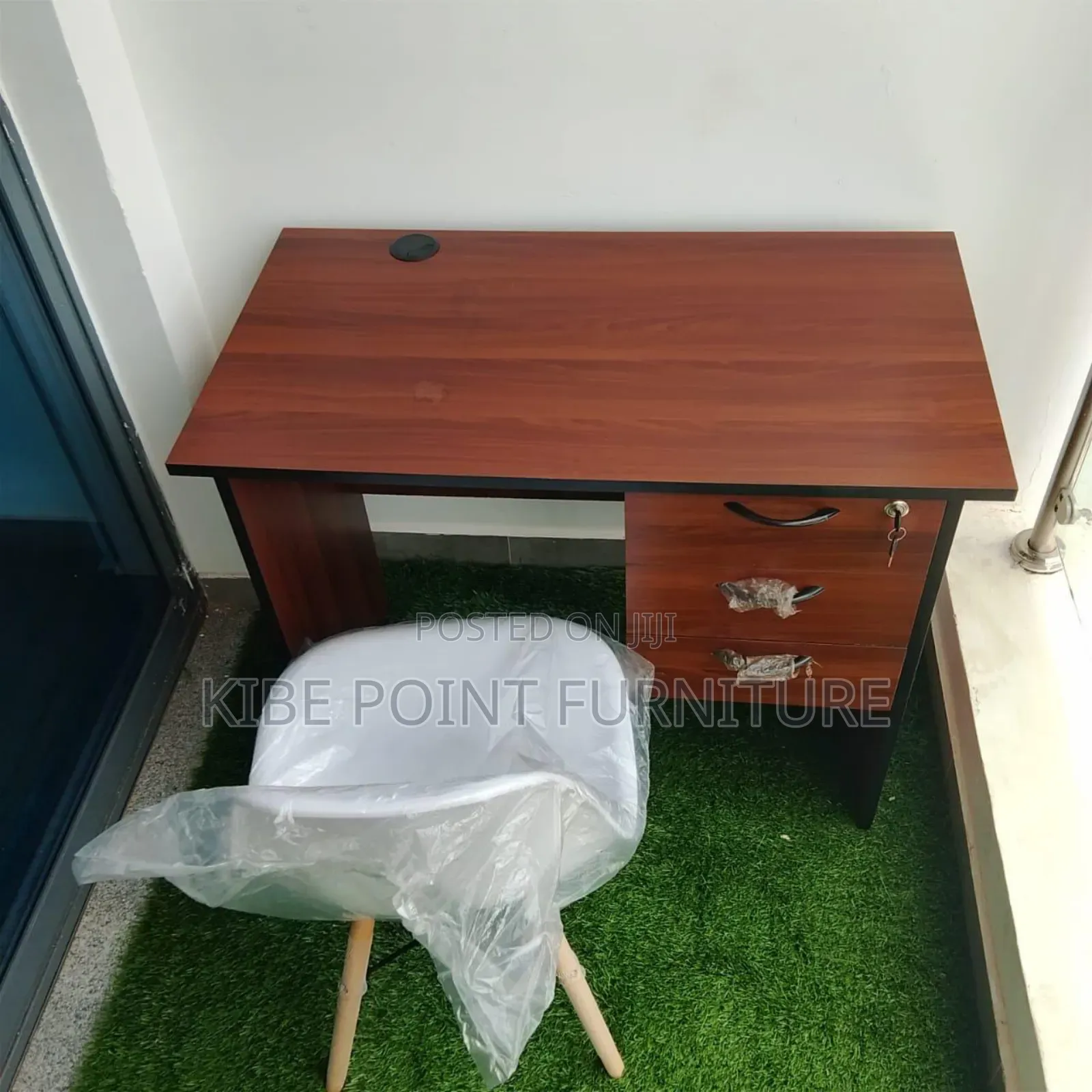 0.9m and Eames Chair Available