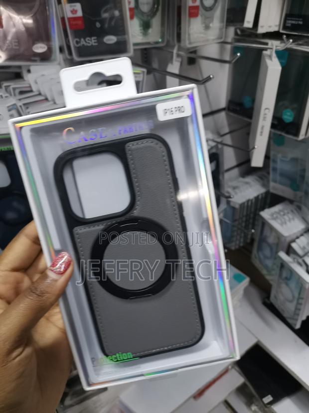 Sevio Leather Magnetic Invisible Stand Back Case for iPhone 16 Pro - thumbnail 3