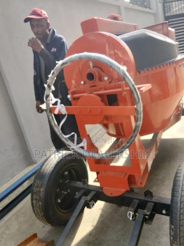 Concrete Mixer - thumbnail 2