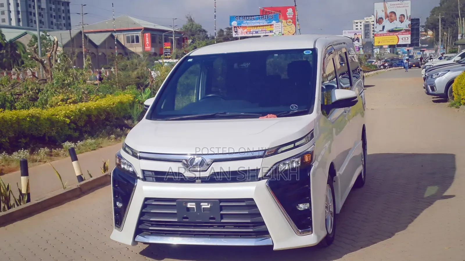 Toyota Voxy 2018 White