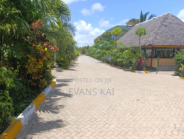 Diani Beach on the Kongo River Cliff 3bedrooms House and Fenced Plot. - thumbnail 3