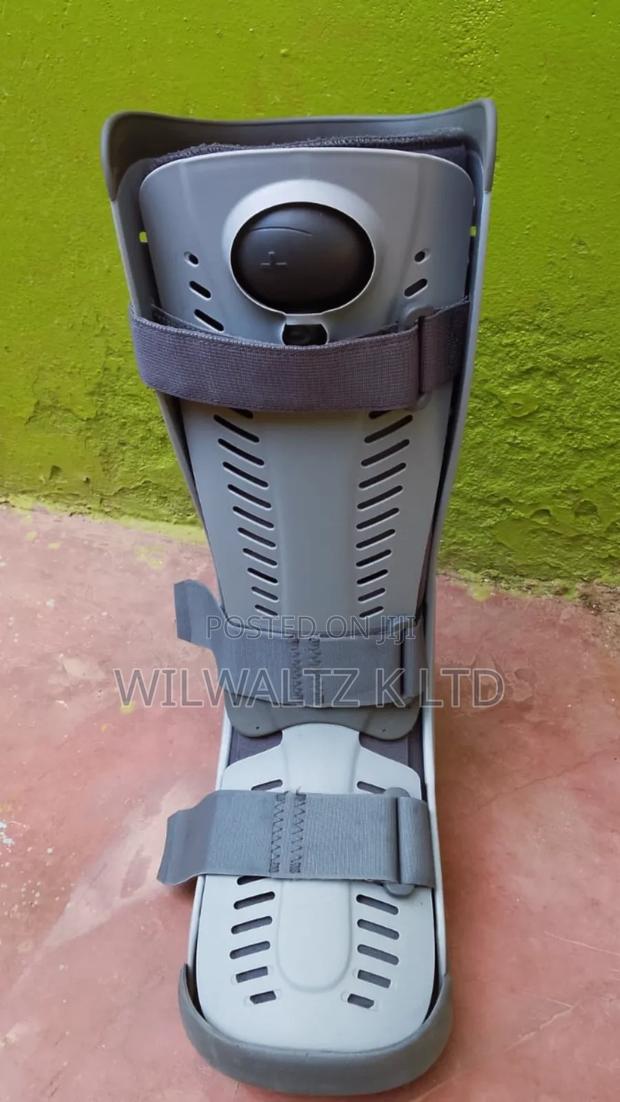 Ossur Rebound Air Walker Boot. - main view