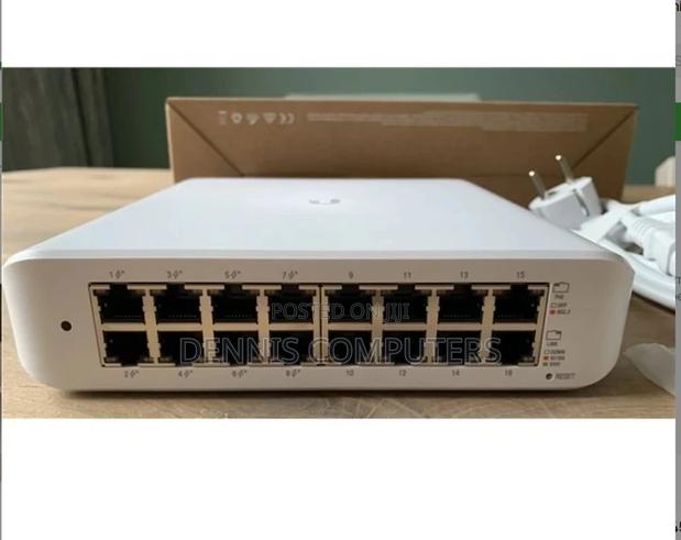Ubiquiti 16 Ports Switch Lite Usw-Lite-16-Poe, (8) Gbe Poe+ Rj45 Ports