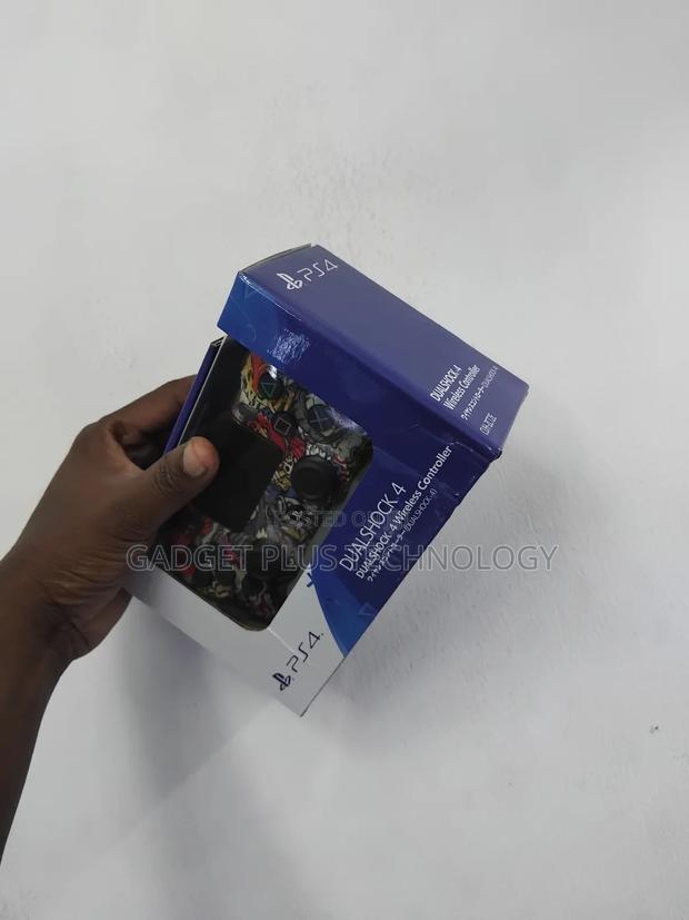 Ps4 Wireless Controller - thumbnail 3