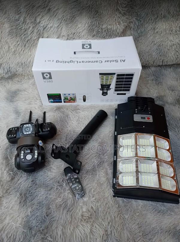 4g Solar Powered CCTV Camera With Led Flood Light Outdoor PTZ Camera