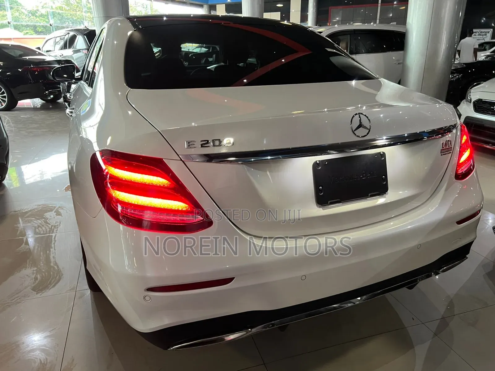 Mercedes-Benz E200 2018 Off white